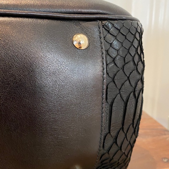 Gucci Python Carry All Bag - Picture 12 of 13